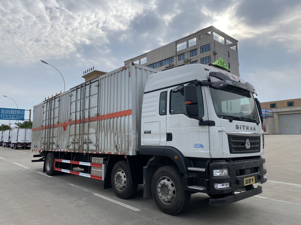 易燃液體廂式運(yùn)輸車(chē)，廂式運(yùn)輸車(chē)，楚勝汽車(chē)集團(tuán)